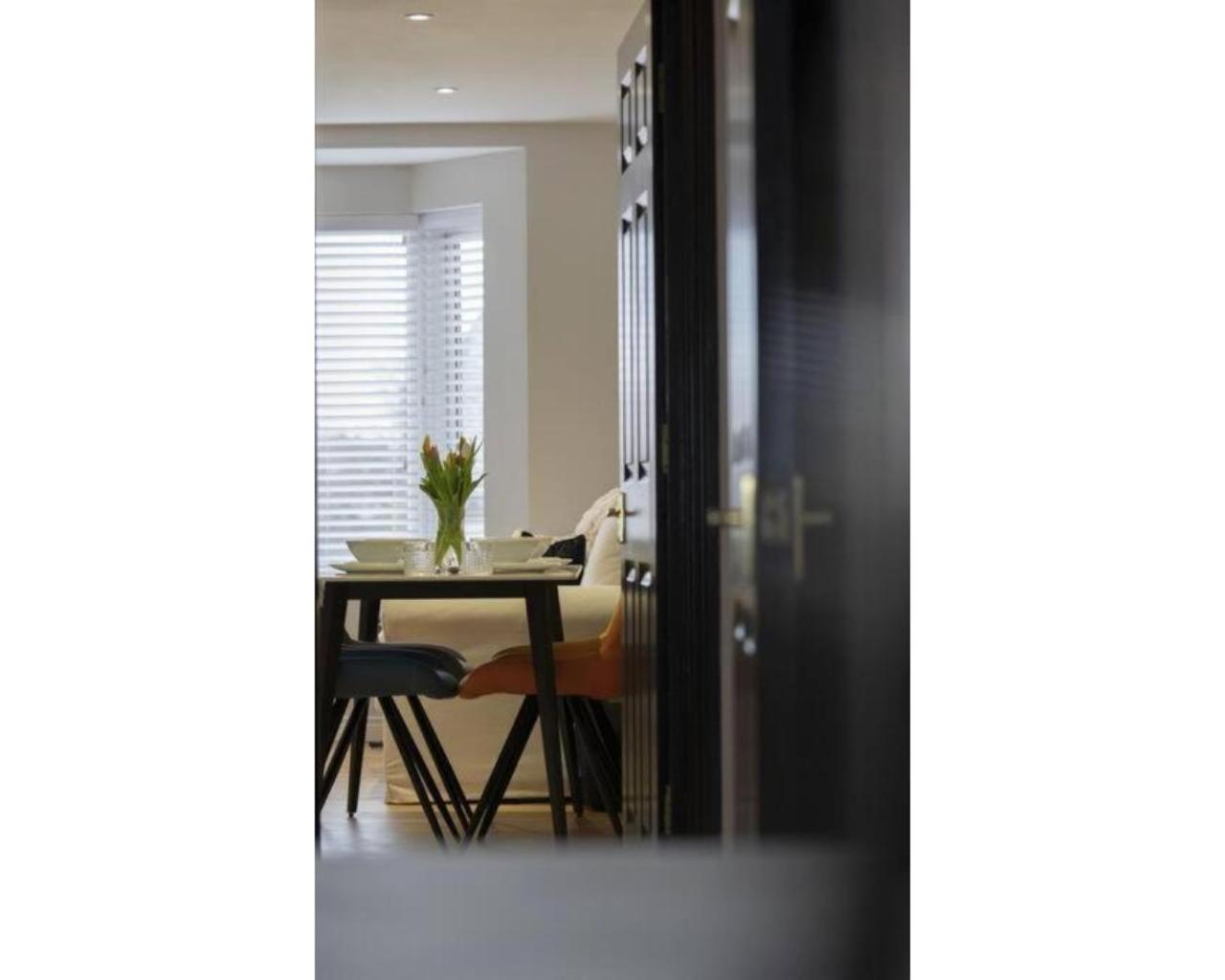 Central Belfast Apartments Queen'S Hideaway Exteriör bild