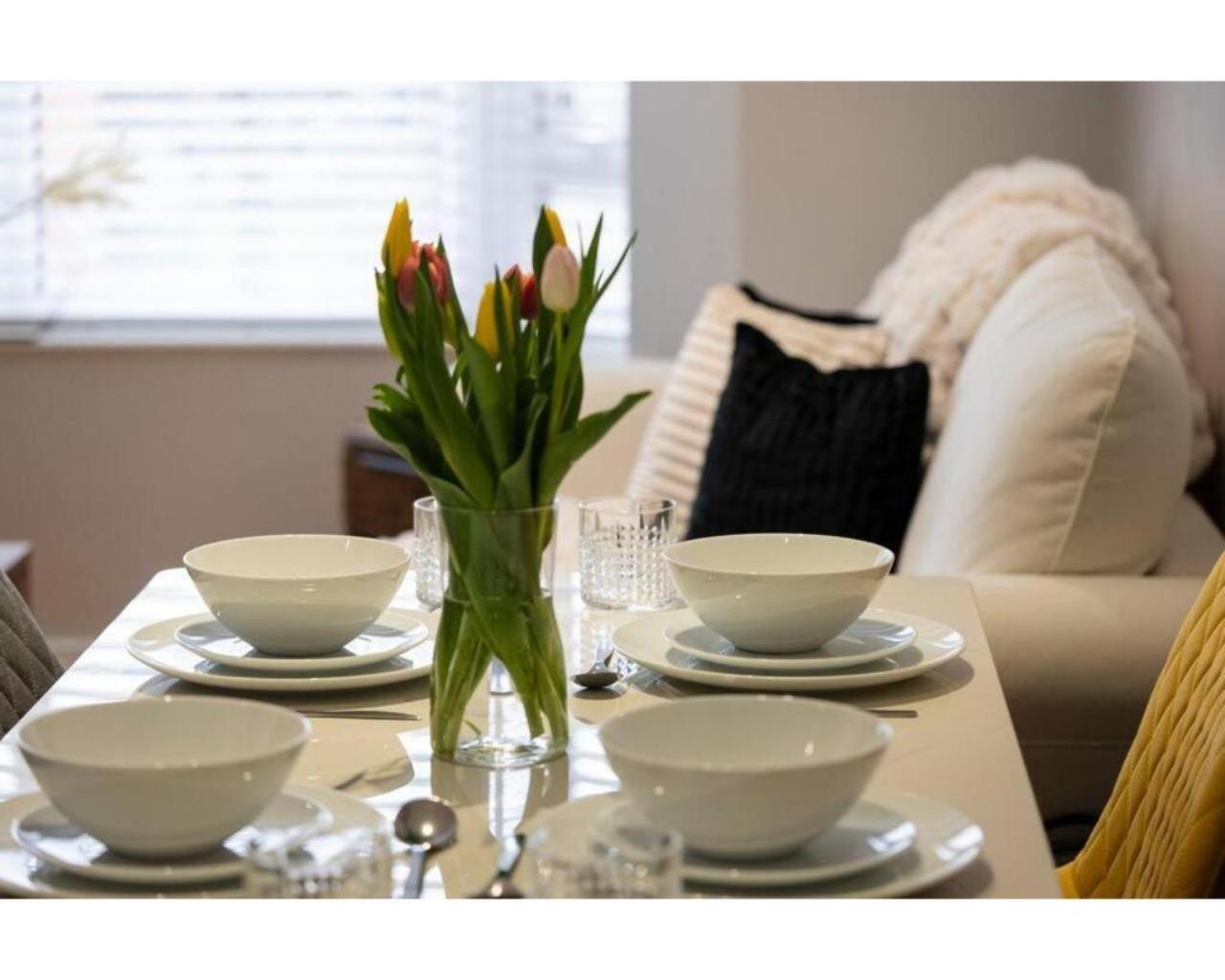 Central Belfast Apartments Queen'S Hideaway Exteriör bild