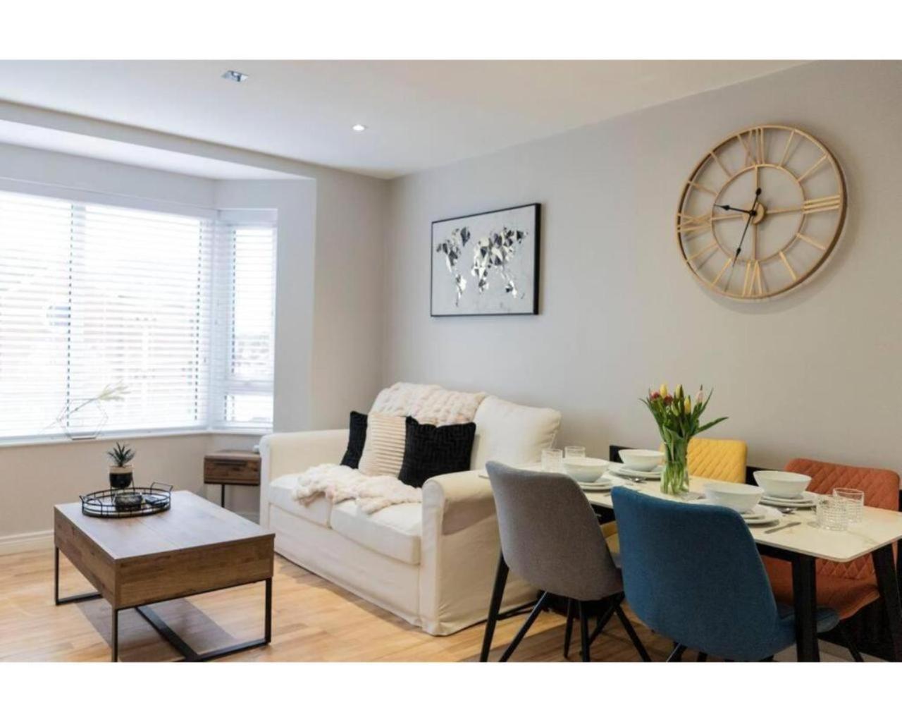 Central Belfast Apartments Queen'S Hideaway Exteriör bild