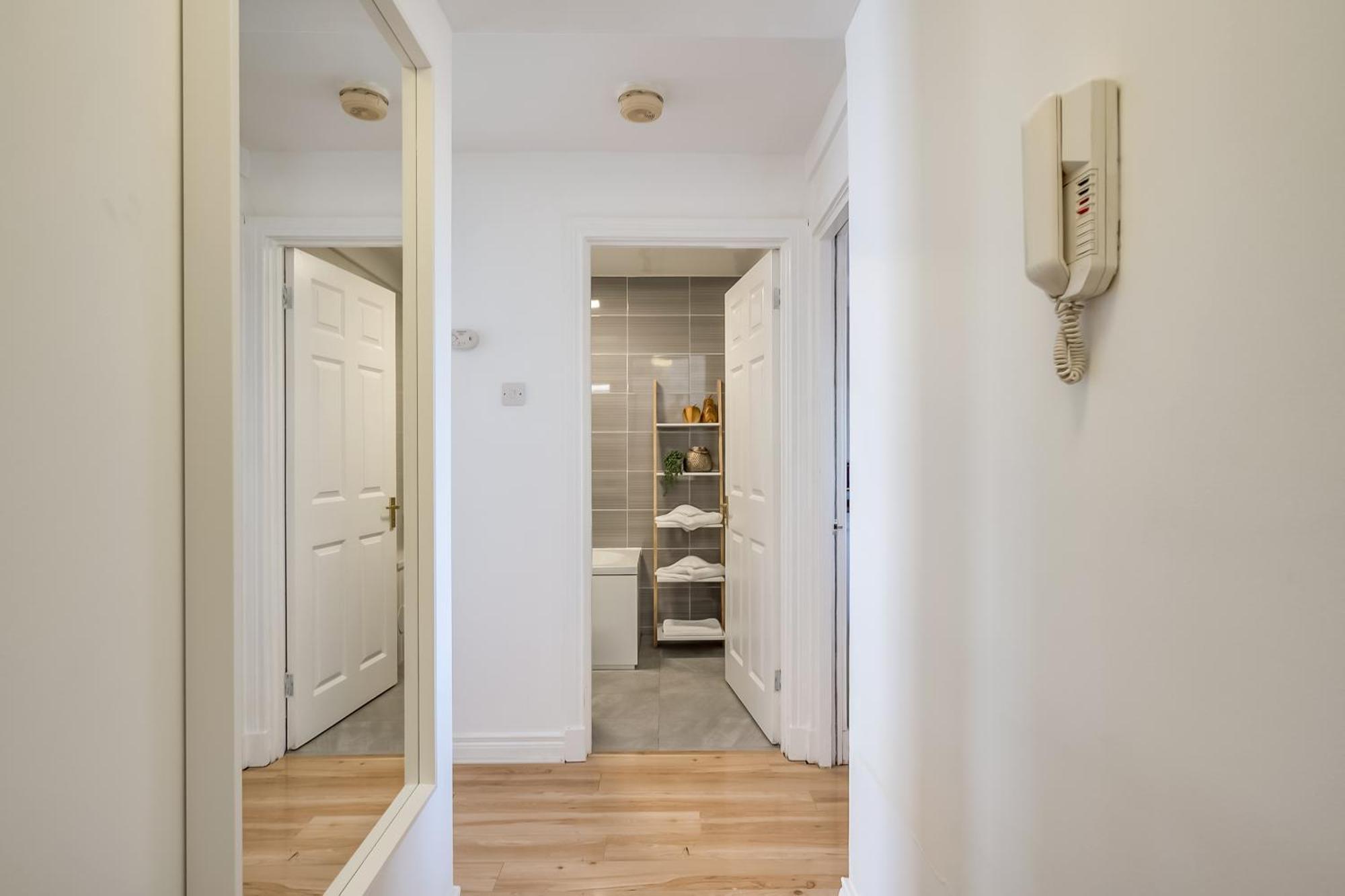 Central Belfast Apartments Queen'S Hideaway Exteriör bild